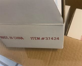 Items with multiple pictures have a price and description on the first picture 