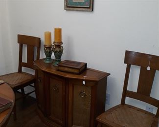 Vintage entry console cabinet, decor, and set of 4 oak dining chairs. 