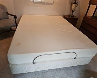 Queen tempurpedic bed