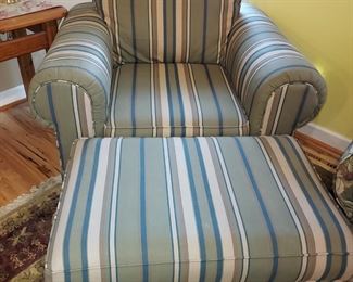 Lounge Chair w/Ottoman