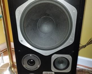 Marantz 930 Speakers
