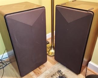 Marantz 930 Speakers