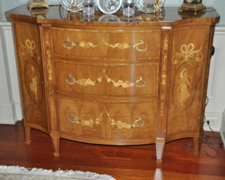 Up Close View of the Gorgeous Soher Fine Furniture Side Board!