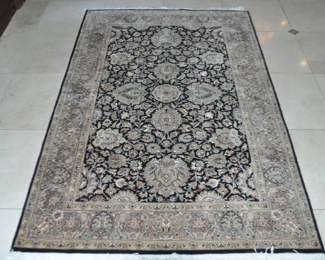 Peshawar Hand Knotted, 100% Wool with a Cotton Foundation Celedon/Black and Ivory Area Rug, 4' x 6'