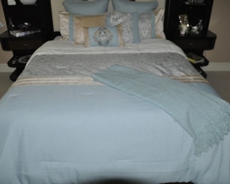 Beautiful Queen Size 8 Piece Bedding Ensemble in a Soft Turquoise and Taupe Color