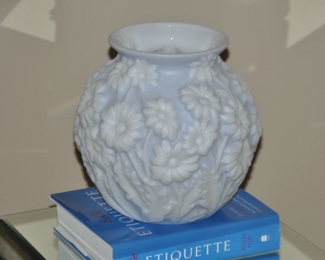 Wonderful Phoenix Glass 9" Daisy vase
