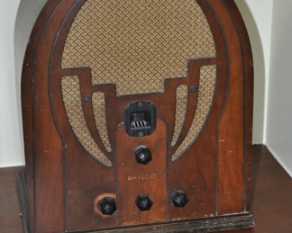 Antique Philco Cathedral 60 Radio C. 1930s