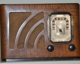 Vintage Philco 38-12 Radio Circa 1937