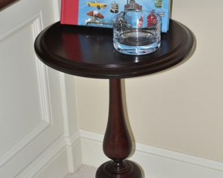 Bombay Co, Diminutive Mahogany Pedestal Accent Table, 18" x 25"h, Shown With the "5000 Ways You Know You're From Detroit" Book! 