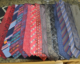 Wonderful Selection of Men’s Neckties by Hermes, Etro, Valentino, Missoni, Gucci, Burberry and More!