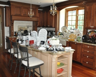 Gorgeous Large Kitchen overflowing with Everything you need for the Cooking!
