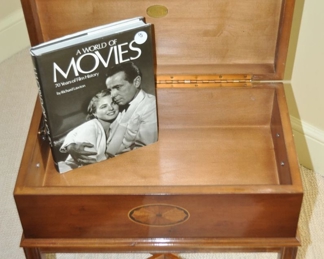 Wonderful Petite CTH Sherrill Occasional End Table with Flip Top for Storage and Inlay Design, 21" x 13" x 22"h