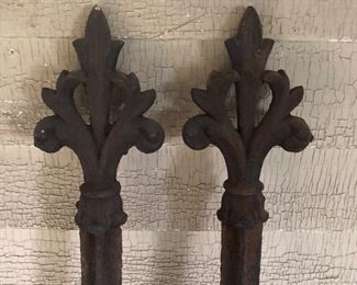 Antique cast iron post, in the auction Sa