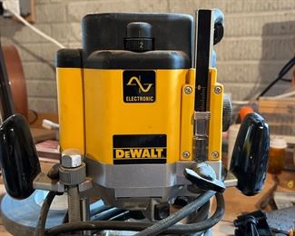 dewalt router