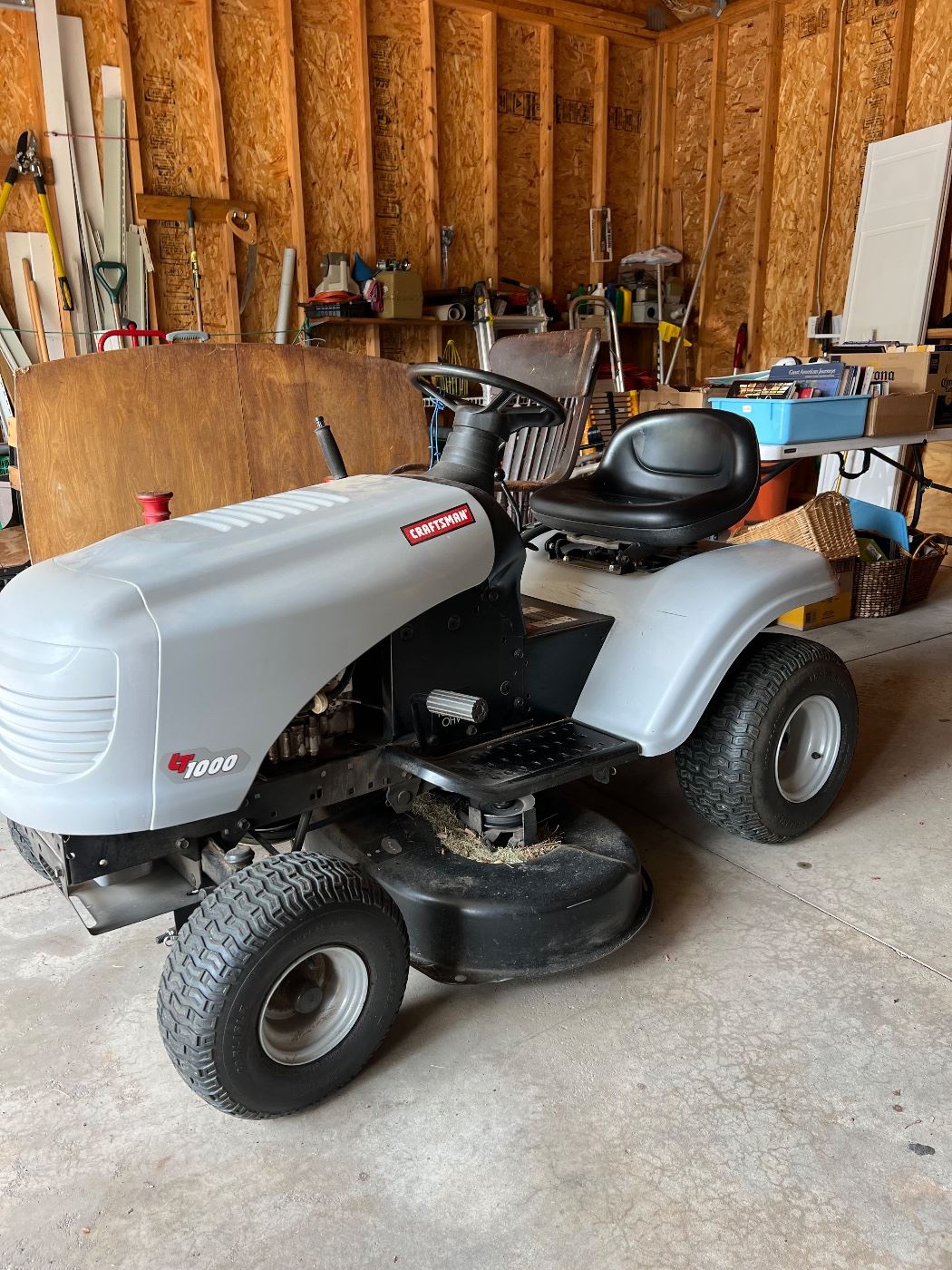 Craftsman LT1000 Riding Lawnmower