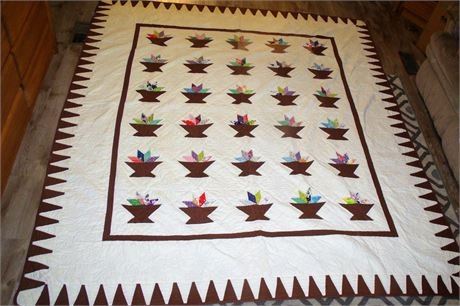 Lot 001   12 Bid(s)
Flower Basket Quilt