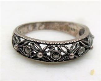 Lot 028   8 Bid(s)
Sterling marcasite ring