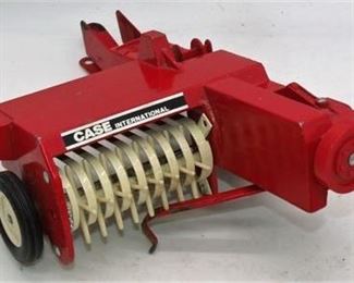 Lot 050   2 Bid(s)
CASE ERTL farm implement