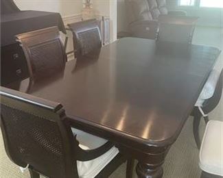 Lot 014   1 Bid(s)
Stanley Furniture British Colonial/Plantation Style Dining Set