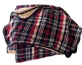 Lot 085   1 Bid(s)
Cabela's Plaid Full Size Comforter Set