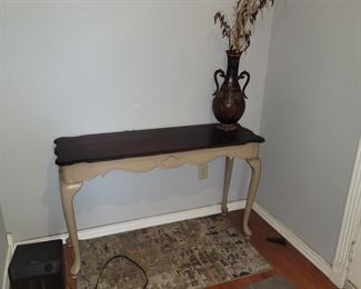 Entry way table