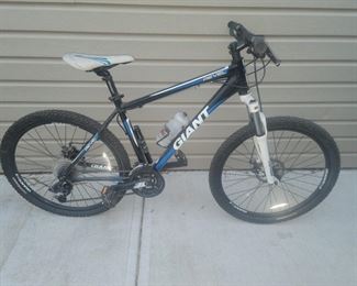 Men's Giant bike 