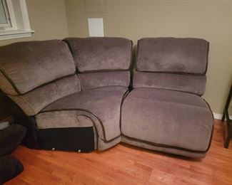 2 additional sofa pieces. Can be mixed and matched with the main sofa upstairs