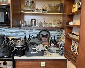 Calphalon Cookware, large set of China