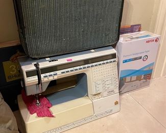 Huscavarna Sewing Machine 