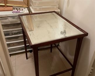 Mirrored top Table