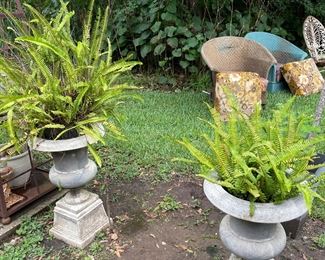 Garden urns 