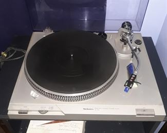 Technics  direct drive Turntable  SL-D2