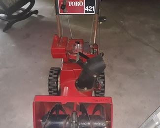 Toro 21" snow thrower 