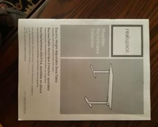 Made by Realspace
Magellan Performance  Collection 
Electronic Height-adjustible desk