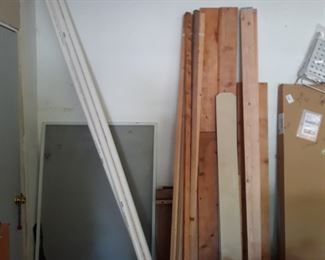 Wood surplus
2" x 2",    2" x 6",    2" x 4"