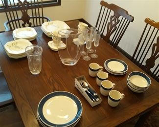 Everyday dishware 
Service for four