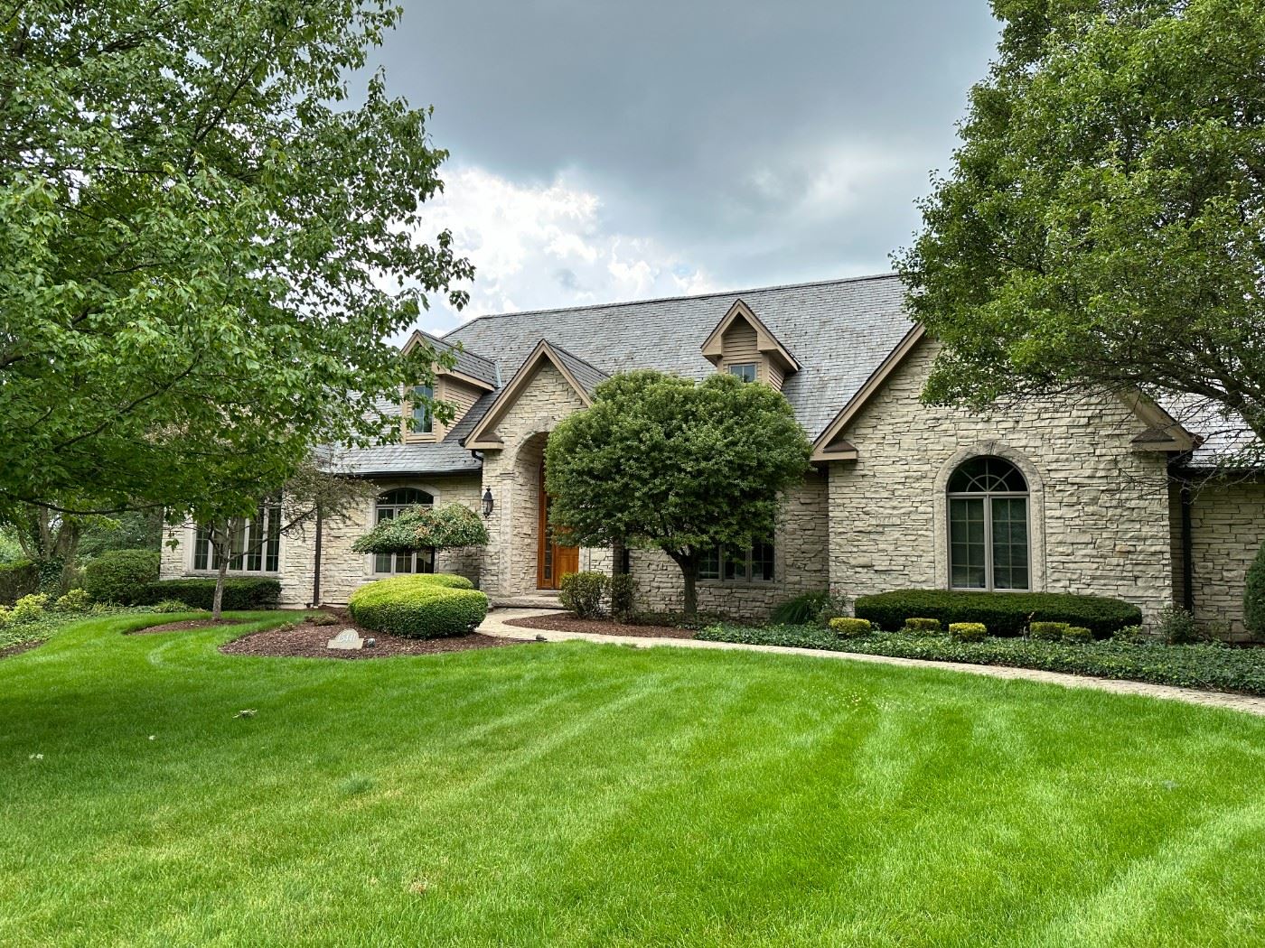 Cait's Mallard Lakes of Homer Glen Estate... starts on 7/14/2023