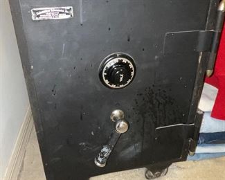 Small heavy safe. 