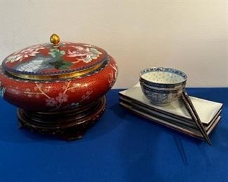 Chinese cloisonne pot with lid