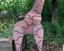 Robert Cumpston metal sculpture "Giraffe"