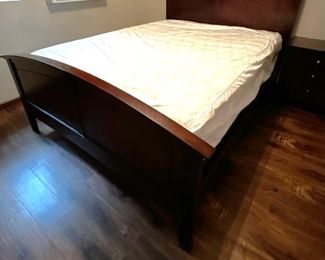 Queen bed with brand new Sealy mattress