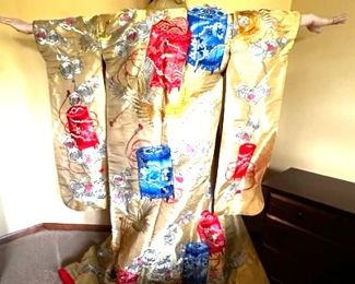 Japanese Kimono Wedding dress made of silk threading and embroidered, Vintage
