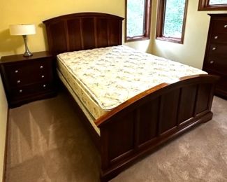 Queen bedroom set