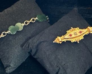 9kt gold jade bracelet and 9kt antique pin