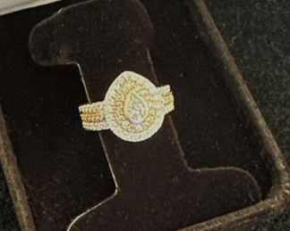 18kt gold white and pink diamond ring size 6