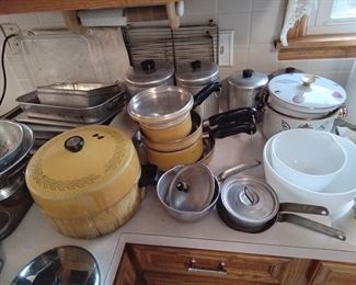 Matching Yellow Cookware Set