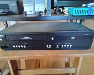 VCR/CD Recorder Player