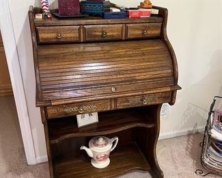 Small Roll Top Desk