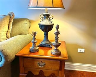 Thomasville Matching pair of side tables