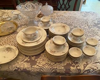 Theodore Haviland Apple Blossom - service for 12, 77 pieces